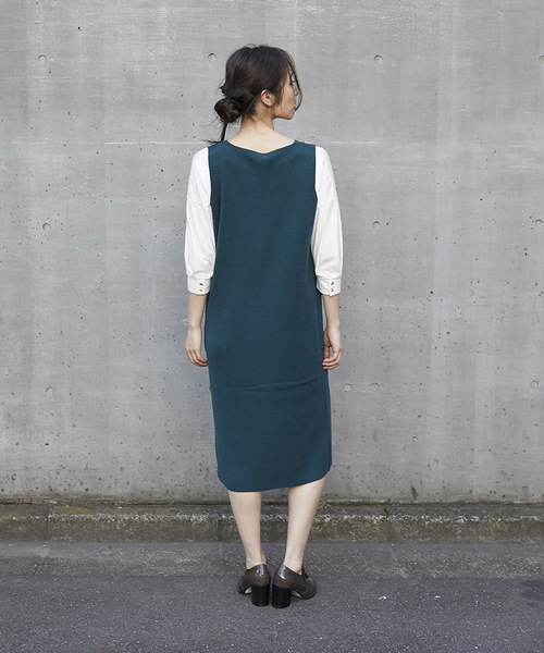 Emma Taylor(エマテイラー)の「Vネックニットワンピース(ワンピース・レディース・ブラック/キャメル/ベージュ/ダークグリーン・FREE)」の13枚目の写真