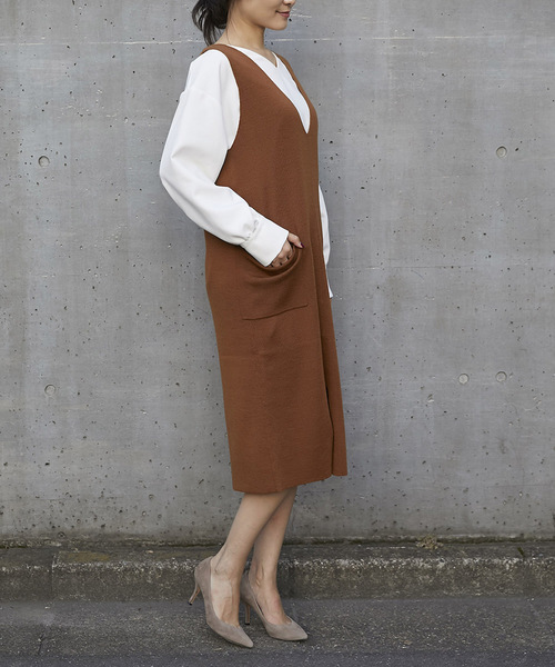 Emma Taylor(エマテイラー)の「Vネックニットワンピース(ワンピース・レディース・ブラック/キャメル/ベージュ/ダークグリーン・FREE)」の15枚目の写真