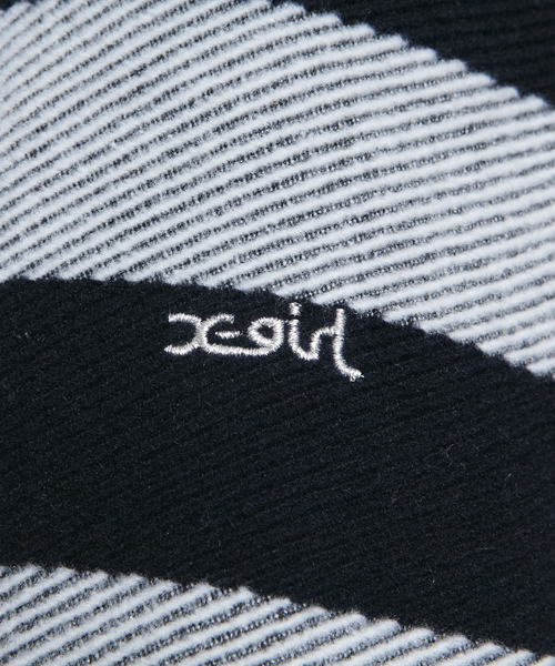 X-girl（エックスガール）の「HOODED DUFFLE COAT（ダッフルコート・レディース・ネイビー/レッド/マルチ・1/2）」の8枚目の写真