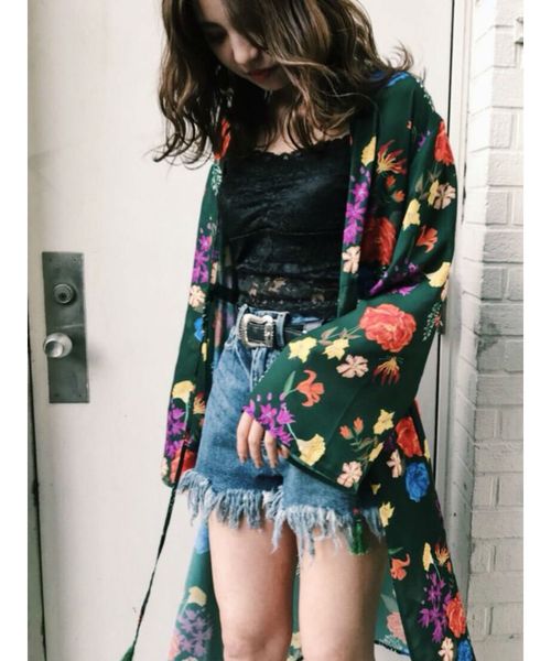 EVRIS(エヴリス)の「FLOWER PAINTINGロングガウン(カーディガン/ボレロ・レディース・ブラック/レッド/グリーン・FREE)」の19枚目の写真
