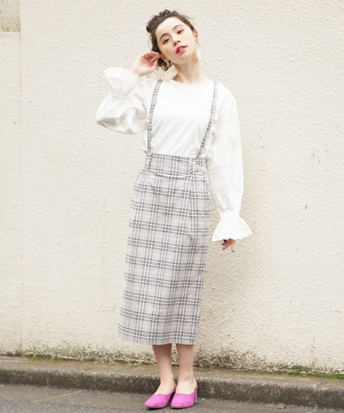 LOWRYS FARM(ローリーズファーム)の「ソデシシュウキリカエプルオーバー 784746 (Tシャツ/カットソー・レディース・ブラック/ベージュ/オフホワイト・LARGE/MEDIUM)」の13枚目の写真