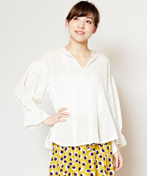 チャイハネ（チャイハネ）の「【チャイハネ】パンチングレーストップス（シャツ/ブラウス・レディース・ホワイト/ピンク/ブラック・FREE）」の2枚目の写真