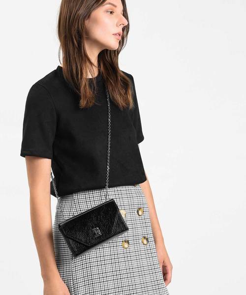 CHARLES & KEITH(チャールズ & キース)の「エンベリッシュターンロッククラッチ / EMBELLISHED TURN-LOCK CLUTCH(クラッチバッグ・レディース・ブラック/ブロンズ/アイボリー/バーガンディー・S)」の5枚目の写真