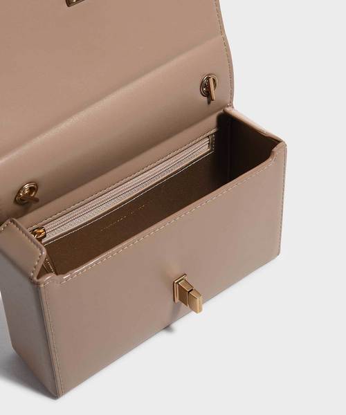 CHARLES & KEITH(チャールズ & キース)の「エンベリッシュターンロッククラッチ / EMBELLISHED TURN-LOCK CLUTCH(クラッチバッグ・レディース・ブラック/ブロンズ/アイボリー/バーガンディー・S)」の12枚目の写真