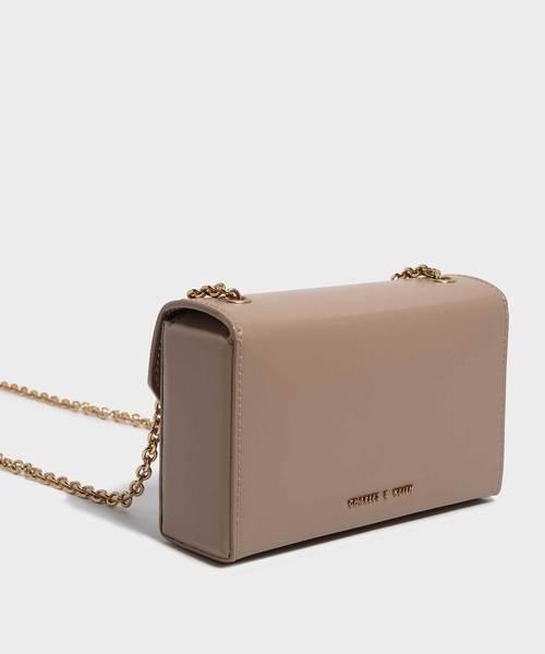 CHARLES & KEITH(チャールズ & キース)の「エンベリッシュターンロッククラッチ / EMBELLISHED TURN-LOCK CLUTCH(クラッチバッグ・レディース・ブラック/ブロンズ/アイボリー/バーガンディー・S)」の13枚目の写真