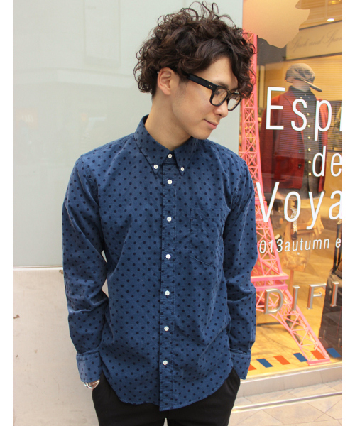 EDIFICE（エディフィス）の「◇ドットプリント コールボタンダウンシャツ（シャツ/ブラウス・メンズ・ブルー系その他/ボルドー/グリーン・48/44/46）」の3枚目の写真