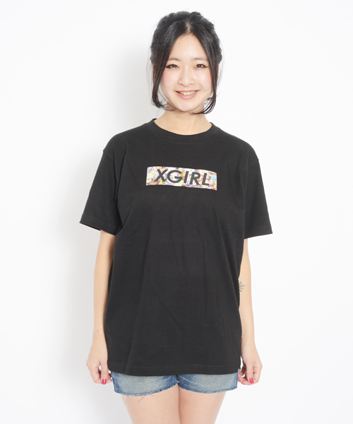 X-girl(エックスガール)の「FLORAL BAR MENS S/S TEE(Tシャツ/カットソー・レディース・ホワイト/ブラック・MEDIUM/LARGE)」の5枚目の写真