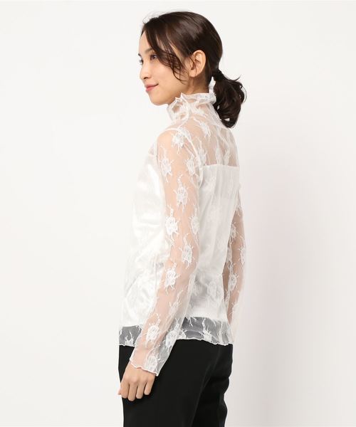 Kana(カナ)の「プチハイネック チュール レーストップス(シャツ/ブラウス・レディース・ブラック/ベージュ/オフホワイト・M)」の4枚目の写真