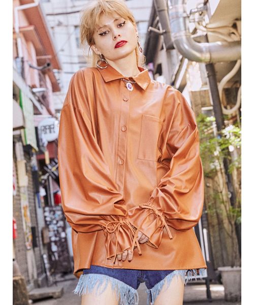 jouetie(ジュエティ)の「ベーシックボリュームスリーブシャツ(シャツ/ブラウス・レディース・ブラック/パープル/ブラウン/ベージュ・MEDIUM)」の2枚目の写真