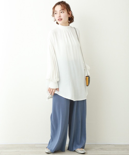 n'ee-ne（ネーネ）の「ポプリン　リブ付きボリュームスリープトップス（シャツ/ブラウス・レディース・オリーブ/ホワイト/ライトベージュ/ライトグレー・FREE）」の2枚目の写真