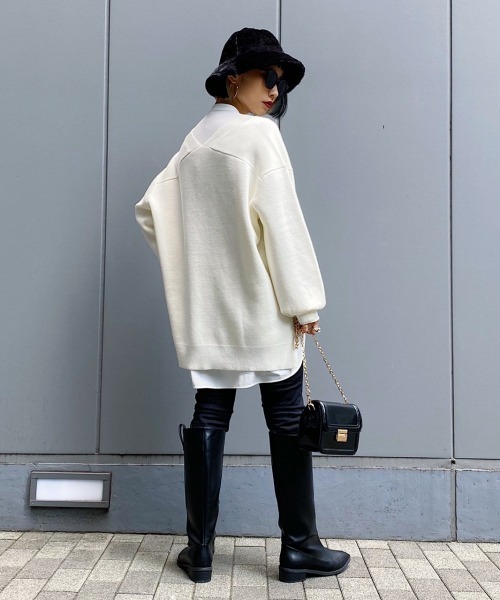 PAGEBOY（ページボーイ）の「【洗濯機で洗える】Ｖネックユルプルオーバー(ボリューム袖/ニット)（ニット/セーター・レディース・ブラック/ブラウン/オフホワイト/ライム/ライラック/モカ/アクア/バイオレット・FREE）」の14枚目の写真