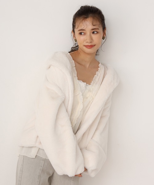 one after another NICE CLAUP（ワンアフターアナザーナイスクラップ）の「フェイクファーコート（その他アウター・レディース・アイボリー/ブルーグレー/モカ/ピンクベージュ・FREE）」の15枚目の写真