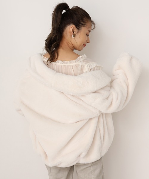 one after another NICE CLAUP（ワンアフターアナザーナイスクラップ）の「フェイクファーコート（その他アウター・レディース・アイボリー/ブルーグレー/モカ/ピンクベージュ・FREE）」の14枚目の写真