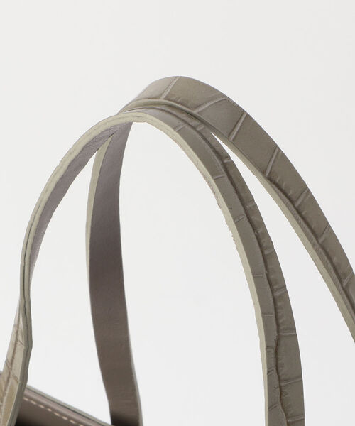 NOLLEY’S（ノーリーズ）の「【CHRISTIAN VILLA /クリスチャンヴィラ】クロコトートバッグ（トートバッグ・レディース・グレイッシュベージュ/ブラック・F）」の9枚目の写真