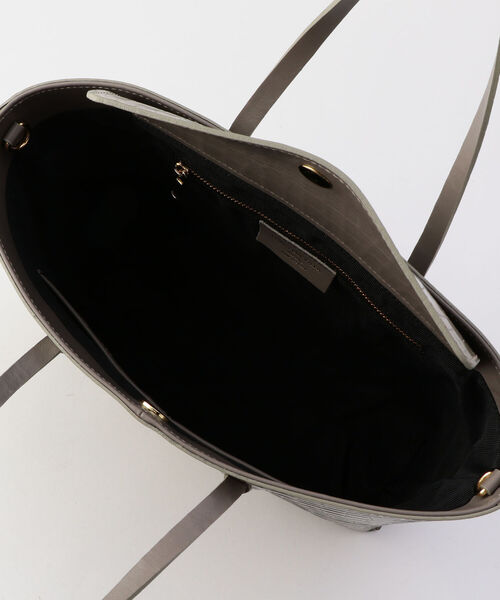 NOLLEY’S（ノーリーズ）の「【CHRISTIAN VILLA /クリスチャンヴィラ】クロコトートバッグ（トートバッグ・レディース・グレイッシュベージュ/ブラック・F）」の15枚目の写真