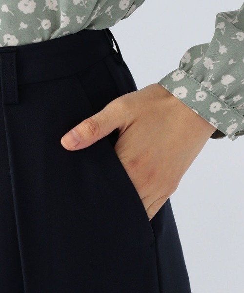 Petit Honfleur(プチオンフルール)の「ストレッチワイドパンツ(その他パンツ・レディース・ネイビー/サックスブルー・64/67)」の6枚目の写真