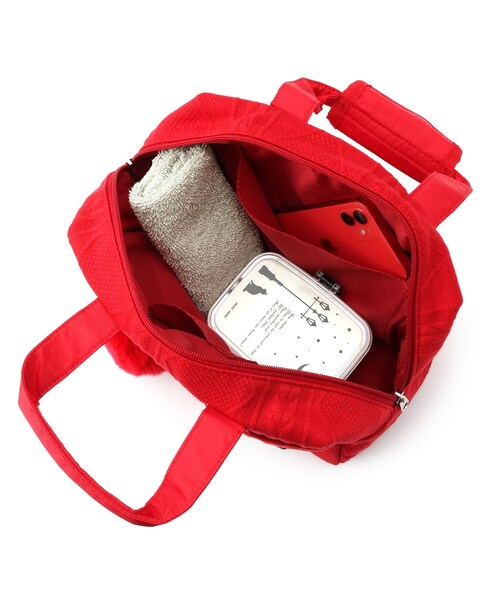 adabat（アダバット）の「cuarto united（クアルトユナイテッド）×アダバット コラボ カートバッグ（ボストンバッグ・レディース・ブラック/レッド系1・00）」の7枚目の写真