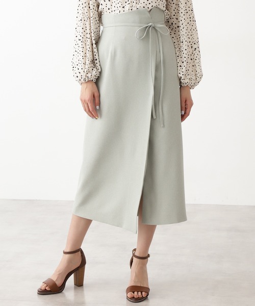 N.（N. Natural Beauty Basic）（エヌエヌナチュラルビューティーベーシック）の「リボン紐ベルト付ラップスカート（スカート・レディース・ベージュ/カーキ/イエロー・MEDIUM）」の2枚目の写真