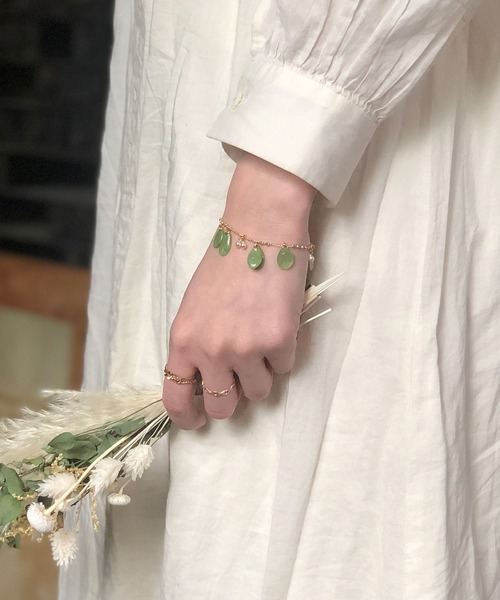 m.soeur（エムスール）の「アジサイとパールのブレスレット＊（ブレスレット・レディース・ブルー/ライトグリーン/ホワイト/グリーン・FREE）」の2枚目の写真