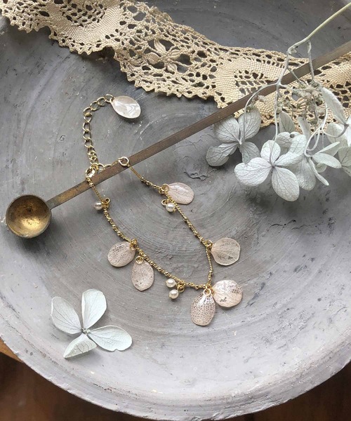 m.soeur（エムスール）の「アジサイとパールのブレスレット＊（ブレスレット・レディース・ブルー/ライトグリーン/ホワイト/グリーン・FREE）」の10枚目の写真