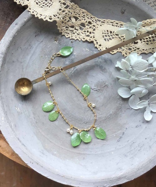 m.soeur（エムスール）の「アジサイとパールのブレスレット＊（ブレスレット・レディース・ブルー/ライトグリーン/ホワイト/グリーン・FREE）」の11枚目の写真