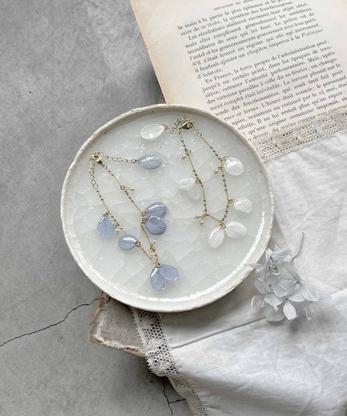 m.soeur（エムスール）の「アジサイとパールのブレスレット＊（ブレスレット・レディース・ブルー/ライトグリーン/ホワイト/グリーン・FREE）」の17枚目の写真