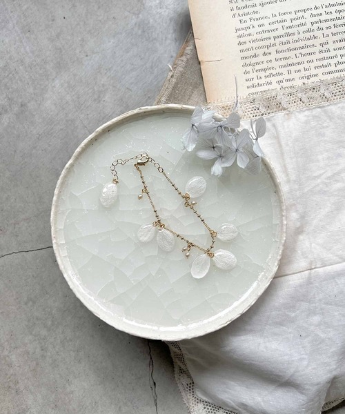 m.soeur（エムスール）の「アジサイとパールのブレスレット＊（ブレスレット・レディース・ブルー/ライトグリーン/ホワイト/グリーン・FREE）」の12枚目の写真