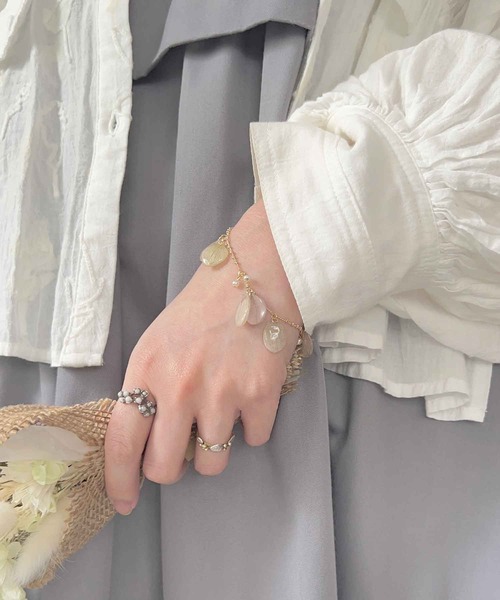 m.soeur（エムスール）の「アジサイとパールのブレスレット＊（ブレスレット・レディース・ブルー/ライトグリーン/ホワイト/グリーン・FREE）」の22枚目の写真