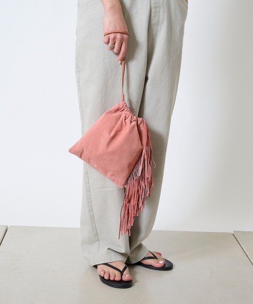 DouDou(ドゥドゥ)の「ピッグレザーフリンジトート(トートバッグ・レディース・ベージュ/イエロー/ピンク・FREE)」の16枚目の写真