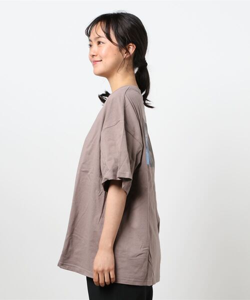 SPINNS（スピンズ）の「【映画フォトデザイン】movie photoプリントTシャツ（Tシャツ/カットソー・レディース・ホワイト/アイボリー/モカ/スミクロ・ONESIZE）」の10枚目の写真