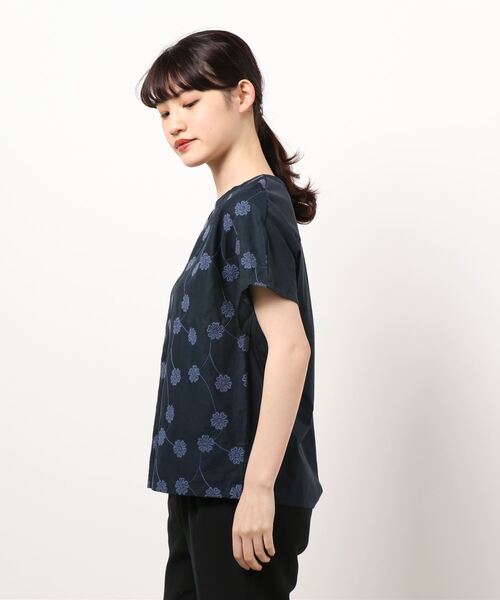 DECOY SINCE 1981(デコイシンスイチキュウハチイチ)の「コットンリネン刺繍プルオーバー(Tシャツ/カットソー・レディース・ネイビー/ベージュ/グリーン・LL/L/M)」の6枚目の写真