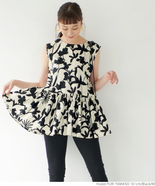 coca(coca)(コカ)の「モノトーン花柄ブラウス(シャツ/ブラウス・レディース・ブラック・M/L)」の3枚目の写真