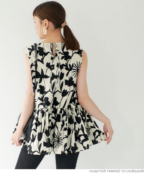 coca(coca)(コカ)の「モノトーン花柄ブラウス(シャツ/ブラウス・レディース・ブラック・M/L)」の5枚目の写真