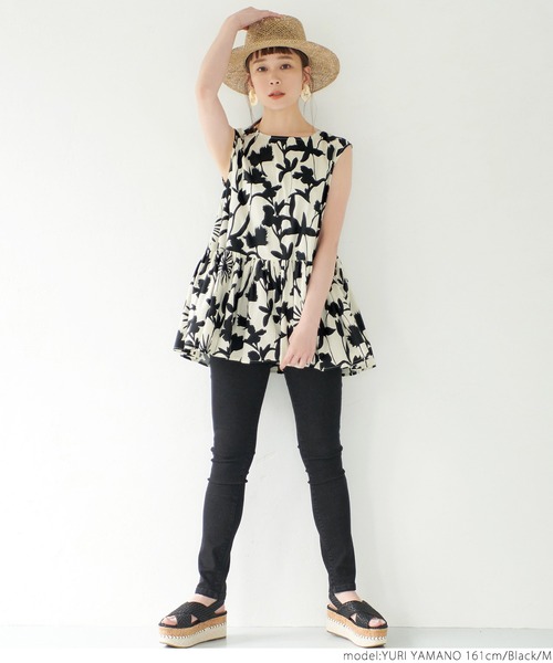 coca(coca)(コカ)の「モノトーン花柄ブラウス(シャツ/ブラウス・レディース・ブラック・M/L)」の7枚目の写真