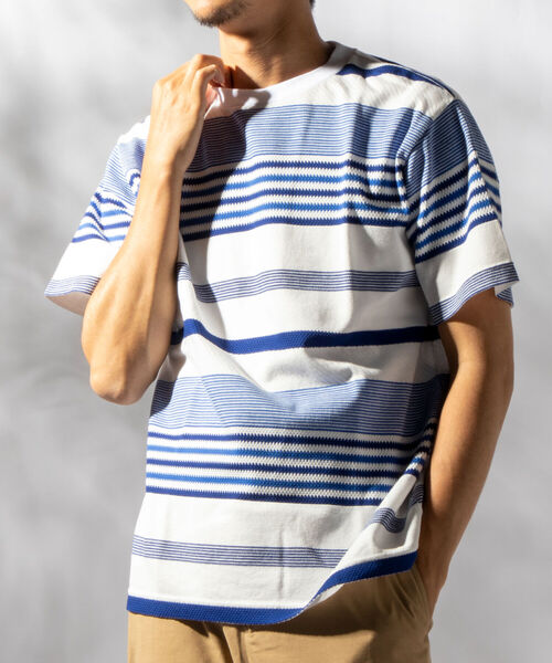 NOLLEY'S goodman（ノーリーズグッドマン）の「パネルタック ボーダー Tシャツ（Tシャツ/カットソー・メンズ・ベージュ系その他3/ホワイト系その他4/ブルー系その他7・MEDIUM/SMALL/X-LARGE/LARGE）」の2枚目の写真