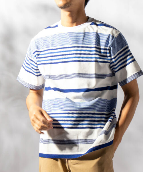 NOLLEY'S goodman（ノーリーズグッドマン）の「パネルタック ボーダー Tシャツ（Tシャツ/カットソー・メンズ・ベージュ系その他3/ホワイト系その他4/ブルー系その他7・MEDIUM/SMALL/X-LARGE/LARGE）」の6枚目の写真