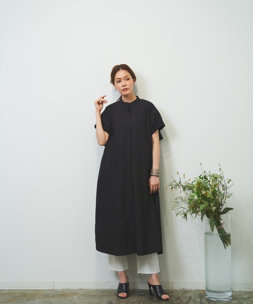 HERENCIA（ヘレンチア）の「バックシャンフリル 比翼 ショートスリーブ  ロング ワンピース（ワンピース・レディース・ネイビー/グリーン/フューシャピンク/ブラック/サーモンピンク・MEDIUM）」の14枚目の写真