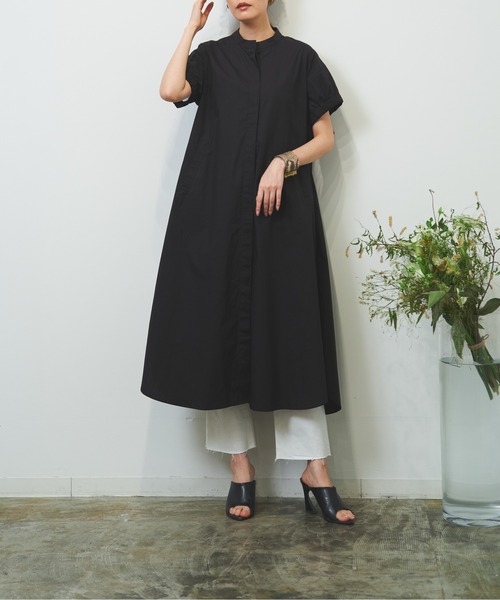 HERENCIA（ヘレンチア）の「バックシャンフリル 比翼 ショートスリーブ  ロング ワンピース（ワンピース・レディース・ネイビー/グリーン/フューシャピンク/ブラック/サーモンピンク・MEDIUM）」の18枚目の写真