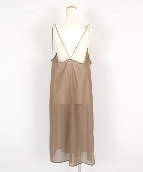 titivate（ティティベイト）の「シアーIラインキャミワンピース（ワンピース・レディース・グレイッシュベージュ/ライトブルー/ライトグリーン/チャコール・S/M/L）」の14枚目の写真