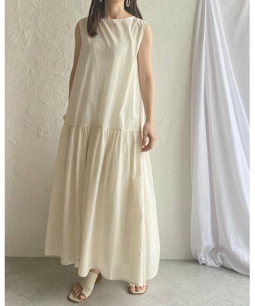 She's Closet(シーズクローゼット)の「コットンティアードノースリーブロングワンピース(ワンピース・レディース・ブラック/ブラウン/イエロー/グリーン/アイボリー・FREE)」の1枚目の写真