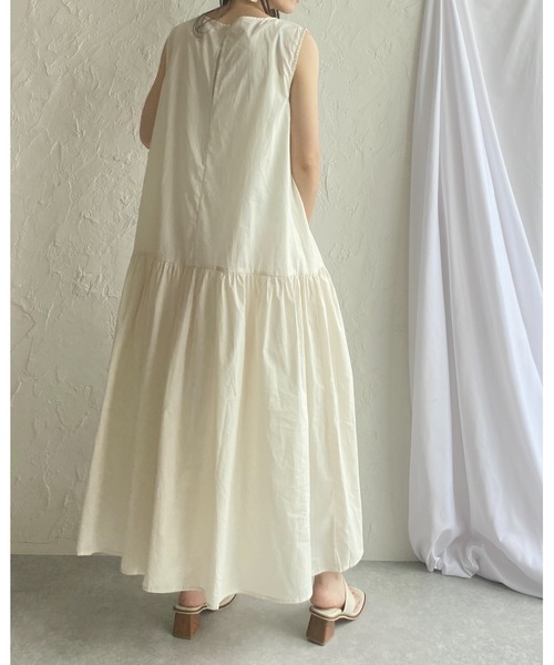 She's Closet(シーズクローゼット)の「コットンティアードノースリーブロングワンピース(ワンピース・レディース・ブラック/ブラウン/イエロー/グリーン/アイボリー・FREE)」の7枚目の写真