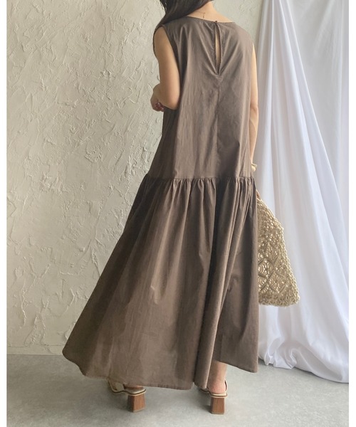 She's Closet(シーズクローゼット)の「コットンティアードノースリーブロングワンピース(ワンピース・レディース・ブラック/ブラウン/イエロー/グリーン/アイボリー・FREE)」の16枚目の写真