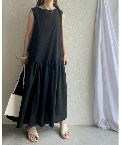 【yori】ノースリーブ　ロングティアードワンピース　コットン　黒　36 yori】ノースリーブ ロングティアードワンピース コットン 黒 36