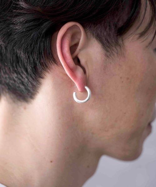 GILD(ギルド)の「GILD ギルド / Distortion round large pierce ability限定 ラージフープピアス / G212-PC02(ピアス(片耳用)・メンズ・シルバー/ゴールド・FREE)」の6枚目の写真