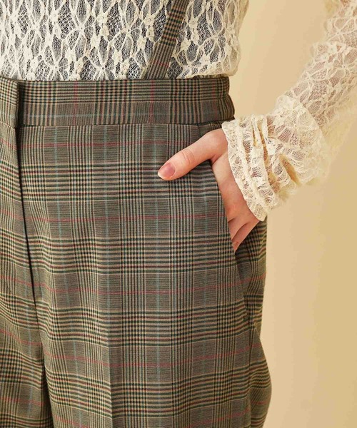 MADEMOISELLE ROPE'（マドモアゼル ロペ）の「<春まで使える>【2WAY】<サスペンダー付き>チェックセンタープレスパンツ（その他パンツ・レディース・ベージュ系その他/グリーン系その他・36/38）」の5枚目の写真
