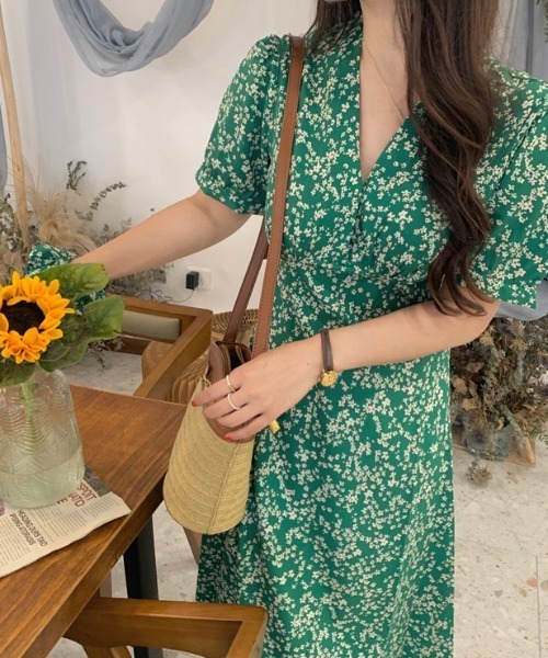 e&t(イーアンドティ)の「花柄カシュクールマキシワンピース(ワンピース・レディース・グリーン・FREE)」の3枚目の写真