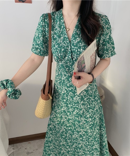 e&t(イーアンドティ)の「花柄カシュクールマキシワンピース(ワンピース・レディース・グリーン・FREE)」の7枚目の写真