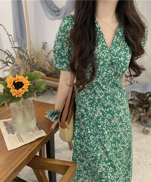 e&t(イーアンドティ)の「花柄カシュクールマキシワンピース(ワンピース・レディース・グリーン・FREE)」の9枚目の写真