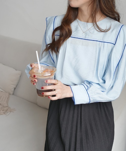 Diosfront（ディオスフロント）の「スクエア配色ラインブラウス（シャツ/ブラウス・レディース・ベージュ/ブルー/ブラック・FREE）」の13枚目の写真