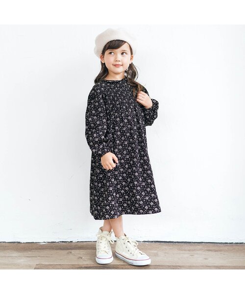 apres les cours(アプレレクール)の「花柄シャーリングワンピース(ワンピース・キッズ・ベージュ/ブラック・80/100/110/120/140/90/130)」の5枚目の写真